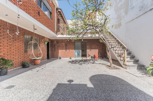 Imagen 24 de 30 de Venta · Casa Multifamiliar · Patio · Terraza · Cochera · Departamento Independiente · Ideal Renta