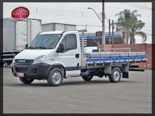 Imagem 3 de 15 de Caminhonete Iveco Daily Com Carroceria