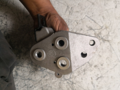 Base Soporte Motor Izquierdo Attitude 1.6 Automático 06-11 (Usado)