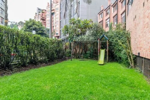 Apartamento En Arriendo En Los Rosales. Cod A12562