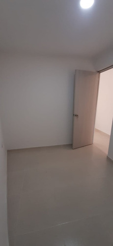 Imagen 2 de 14 de Venta De Apartaestudio Completamente Remodelado Cerca Al Parque De La Milagrosa