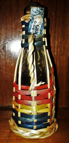 Botellita Miniatura Mimbre Asas Vino Mistela Manto Sagrado (Usado)