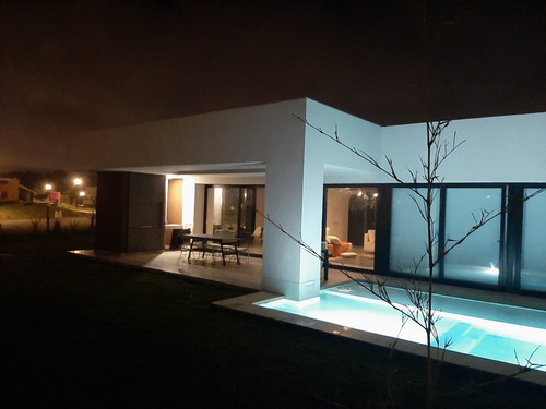 Imagen 11 de 30 de Alquiler Casa Rumenco Joven 4 Dormitorios Con Piscina Climatizada