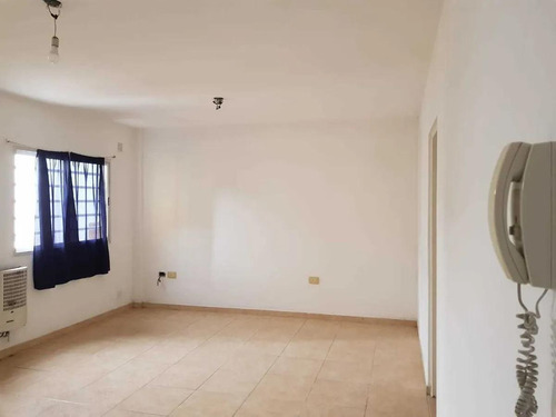 Imagen 6 de 7 de Departamento - Moron