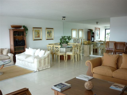 Apartamento En Alquiler Por Temporada De 4 Dormitorios En Peninsula