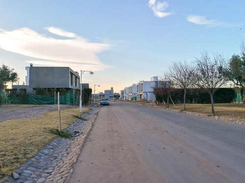 Imagen 12 de 17 de Terreno En Venta B° Privado Zettavi Lujan De Cuyo