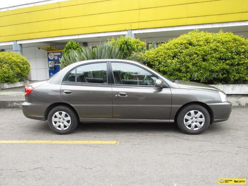 Kia Rio Stylus Ls 1.5 Mecanico Sedan
