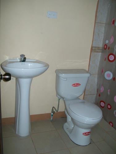 Imagen 4 de 8 de Apto El Roble A Pareja No Garage Incluye Agua, Luz Y Cable Tv