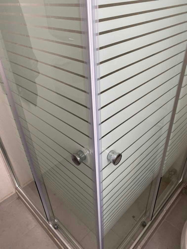 Imagen 2 de 11 de Cancel De Baño Cristal Templado 90x90franjas Biseladas