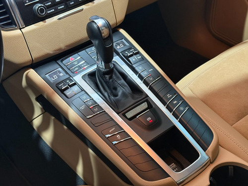 Porsche Macan MACAN 2.0 TURBO