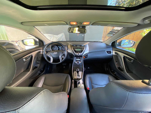 Hyundai Elantra 1.8 Gls 6at Seguridad Premium 2013