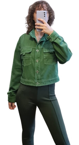 Imagem 4 de 9 de Jaqueta Cropped Em Sarja Com Bolsos E Gola Padre Zinco