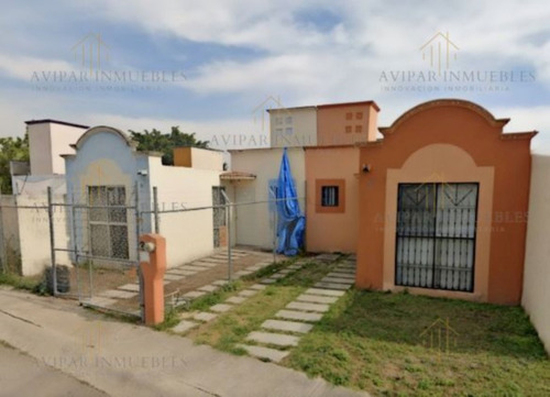 Casa En Venta En Jalisco, Cto Toronjil, Hacienda Los Fresnos. (reb)