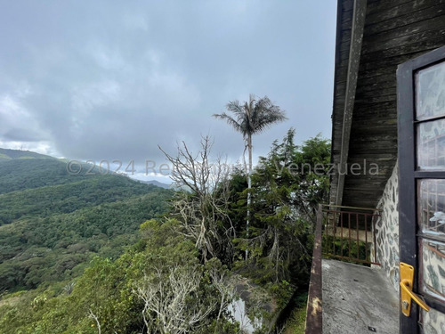 Casa De Campo En Venta En La Colonia Tovar Con 2200 Metros De Terreno Propio Excelente Ubicación Lista Para Firmar Nela 24-18402