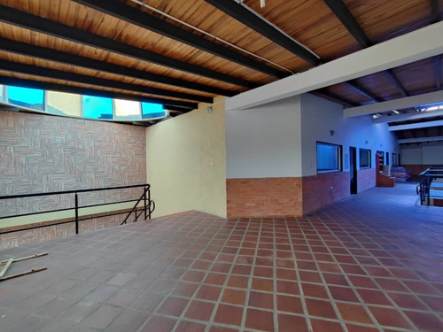 Imagen 7 de 17 de Alquiler Edificio Av Principal De Pueblo Nuevo