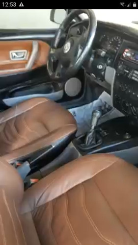 Volkswagen Santana 2000 2.0 4p