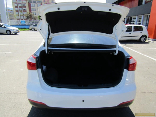 Imagen 8 de 13 de Kia Cerato Pro