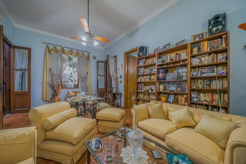 Venta Ph Tipo Casa 4 Ambientes Colegiales Cochera Y Patio