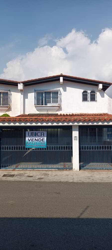 Casa Colinas De Bello Monte Venta 254 M2