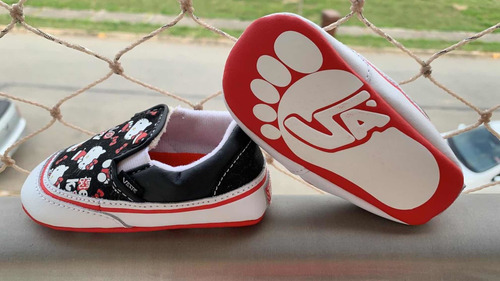 Tênis Feminino Infantil Vans Classic Preto Hélio Kitty