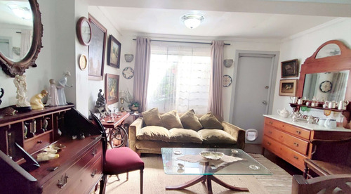 Venta De Propiedad Comercial En Centro De Quilpué, 5h+5b+4e