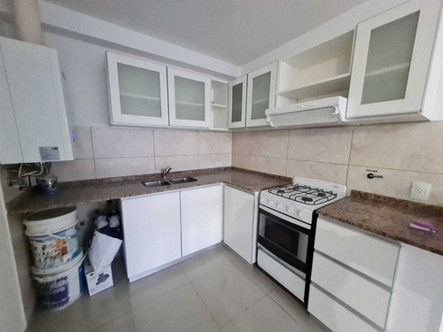 Imagen 2 de 14 de Dueño Vende! Dpto Categoría C/balcón, Aire/calefacción