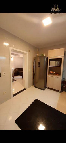 Imagem 9 de 15 de Apartamento A Poucos Metros Do Mar, Semi Mobiliado Com 3 Dormitórios (sendo 2 Suítes), Sacada Com Churrasqueira À Carvão, 1 Vaga Privativa De Garagem! - Ap0023