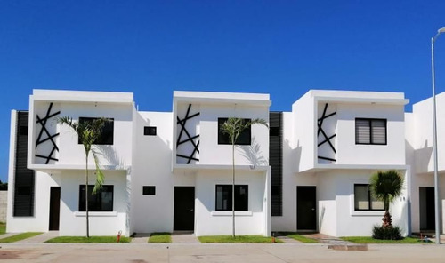 Casas En Preventa En El Frac Jardínes Del Sur, A Cinco Minutos Del Dorado