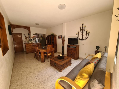 Venta De Hotel En El Centro Histórico, Con Opción A Diversos Giros Y Con Plusvalía Privilegiada, Ya Que Cuenta Con Uso Comercial Y De Servicios E Informe De Uso De Suelo Habitacional-comercial Y/o De