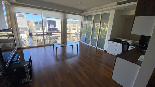 Casa En Venta En Lechería. Casas Bote B