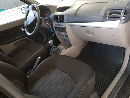 Renault Symbol 1.6 8v 2010 Bom Estado 66.000 Km Único Dono