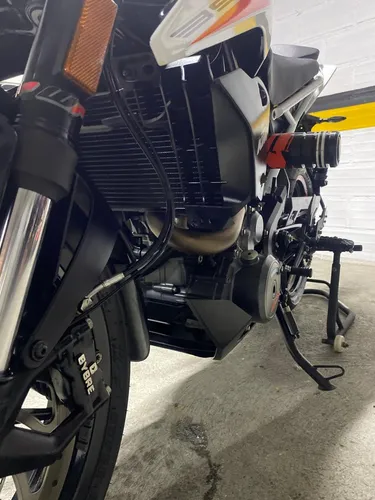 Duke 390 Ng Modelo 2023 Color Blanco Y Negro Llantas Nuevas