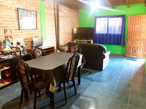 Imagen 3 de 15 de Casa En Venta De 3 Dormitorios C/ Cochera En Cosquín