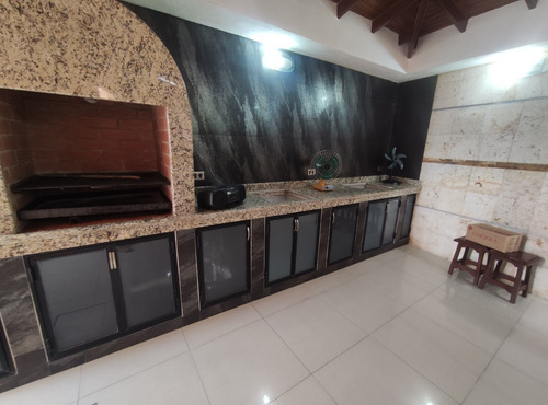 Imagen 8 de 11 de En Venta Townhouse En Urb. Barrio Sucre, Las Delicas, Maracay. 04124203381