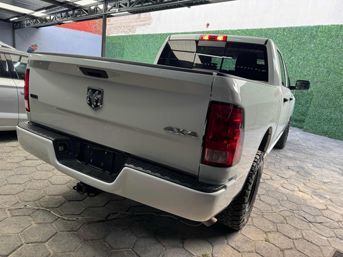 Dodge Ram 1500 Crew Cab Slt V8 4x4 2022