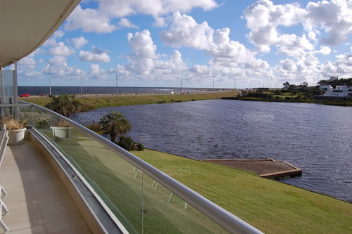 Imagen 2 de 30 de Apartamento 3 Dormitorios Piscina Climatizada Terrazas De La Laguna Departamento En Alquiler Ubicado En Pinares, Punta Del Este, Punta Del Este / Maldonado