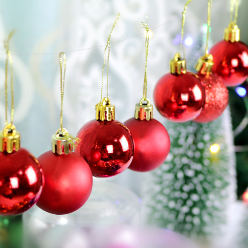Set De Adornos: 24 Piezas, Colores Mezclados, Bolas De 3 Cm