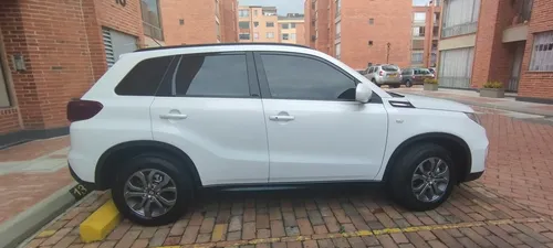 Vitara Live 4x2 Blanco Perlado. Modelo 2023