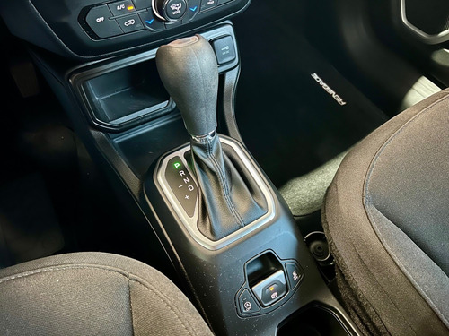 Jeep Renegade 1.8 16V FLEX SPORT 4P AUTOMÁTICO