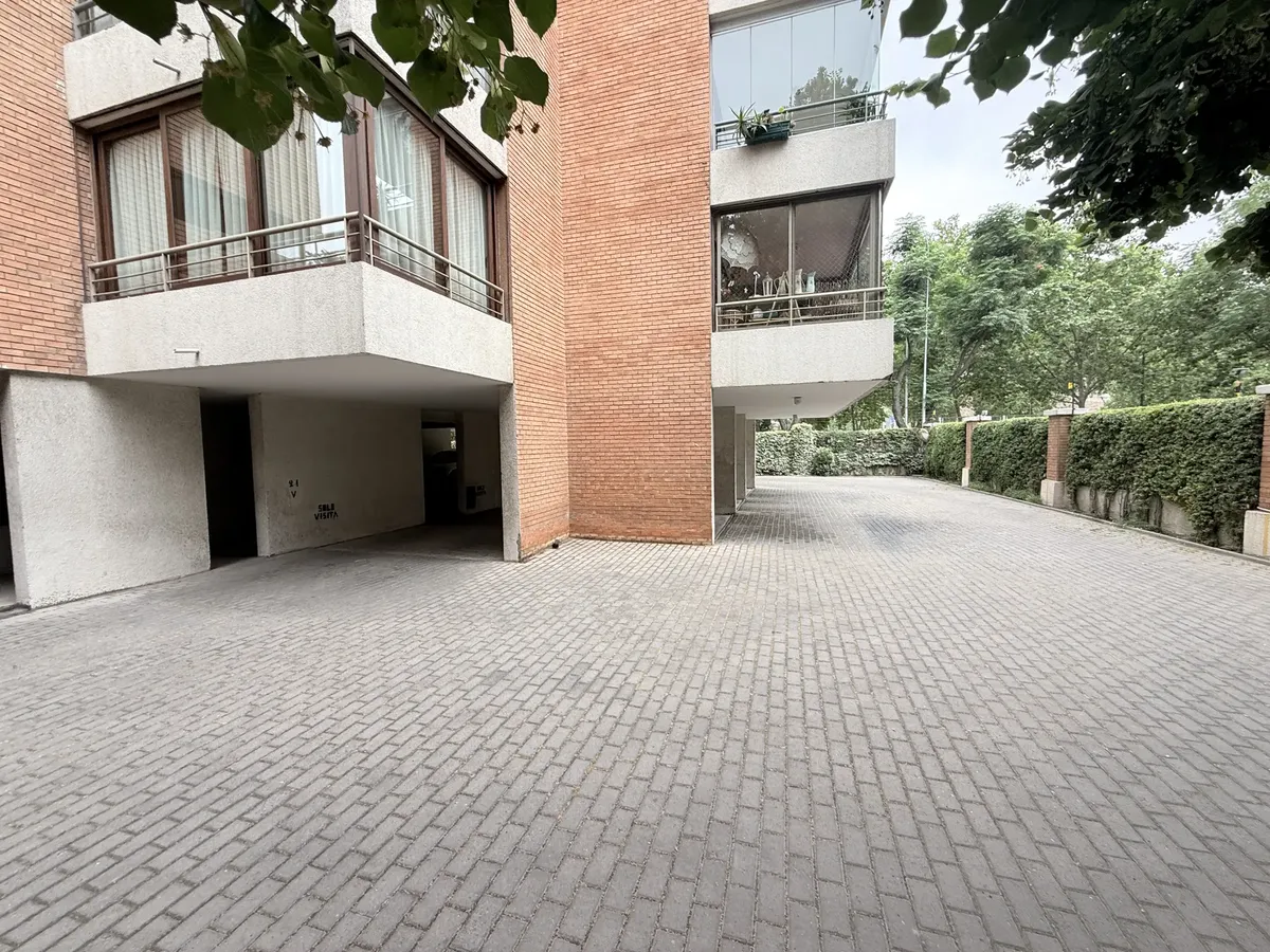 Imagen 4 de 27 de Arriendo Lindo Dpto 3d3b+servicios 2e-1b Piscina Vitacura