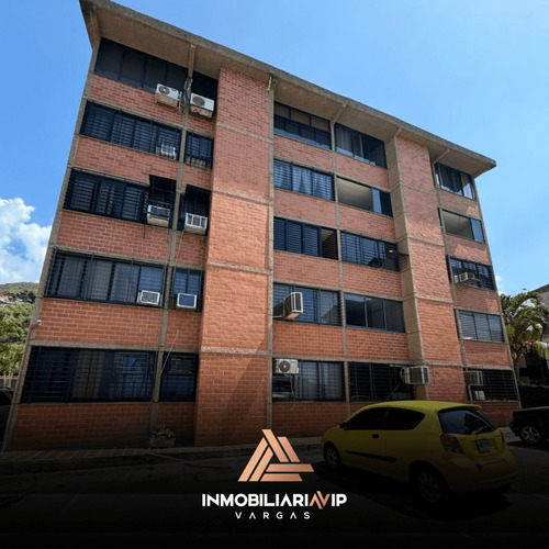 Ref 009 - 675  Grupo Inmobiliaria Vip Te Ofrece Apartamento En Venta Ubicado En Av.laplaya En La Urbanización La Llanada. 