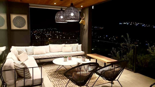 Casa En Condominio Moderna Venta De 5 Dorm. En Lo Barnechea