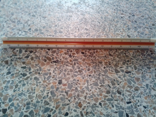 Imagen 2 de 2 de Escalímetro Triangular 30cm