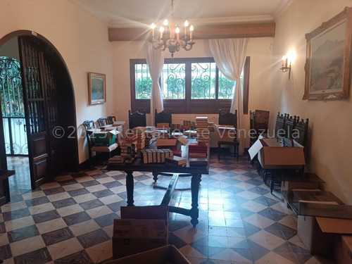 Casa En Venta En Country Club Caracas Para Remodelar Pozo De Agua Chacao Caracas Casas Angela Tochon 2000 Metros Terreno