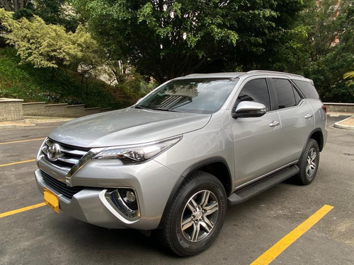Toyota Fortuner 2019 2.7l Mid