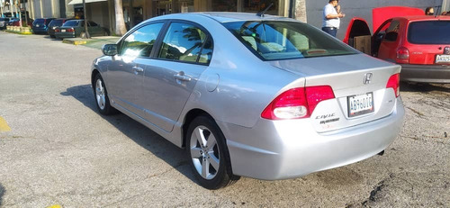 Imagen 6 de 15 de Honda Civic Emotion Automatico