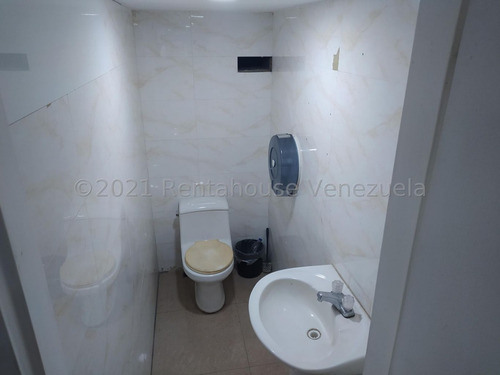 Imagen 10 de 14 de Local En Venta En Los Cortijos De Lour. (mg) 58 424 280 09 21