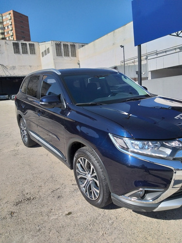 Imagem 2 de 10 de Mitsubishi Outlander 2018 2.0 L4 Comfort Cvt 5p