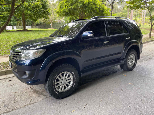 Toyota Fortuner 4x4 Full Equipo