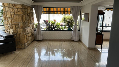 Bonito Pent House En Venta En La Urbanización Las Palmas
